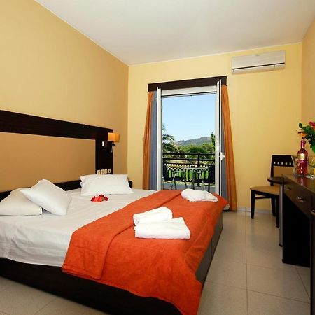 Hotel Denny'S Inn Alimos Oda fotoğraf