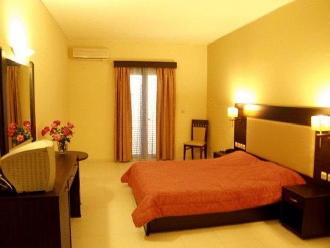 Hotel Denny'S Inn Alimos Dış mekan fotoğraf